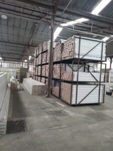 Estantes Cantilever para armazenamento de canos PVC em Santa Catarina - Paraná - São Paulo